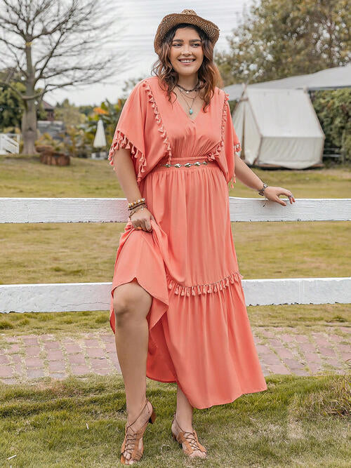 Robe Grande Taille à Col en V, Manches Courtes, Ourlet à Volants et Pompons