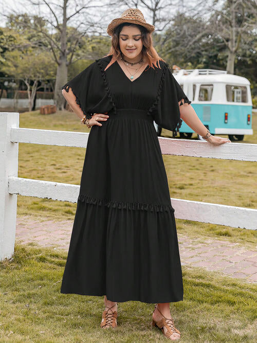 Robe Grande Taille à Col en V, Manches Courtes, Ourlet à Volants et Pompons