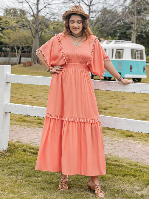 Robe Grande Taille à Col en V, Manches Courtes, Ourlet à Volants et Pompons